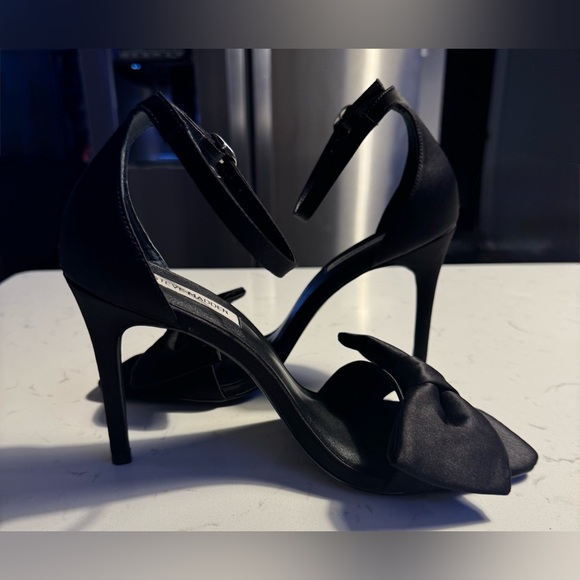 Steve Madden Chic Satin Bow 4” high Heels Women Size 9.5 - Picture 6 of 10